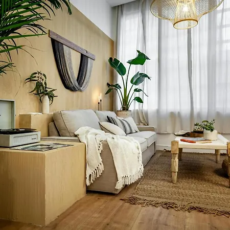 Homestay Luminary Square